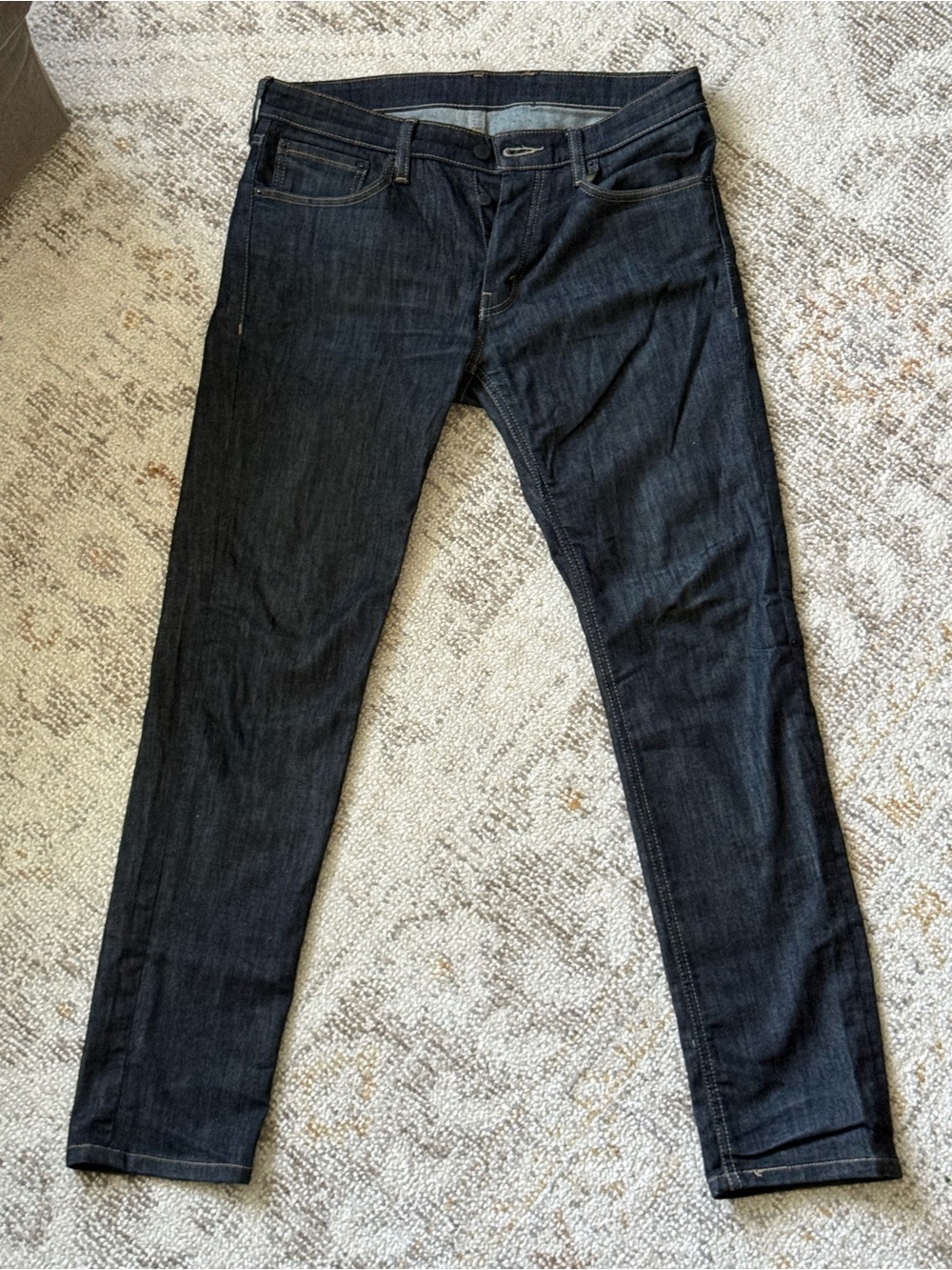 Levi's 511 relaxed Men's Jeans in Dark wash with Contrast Stitching